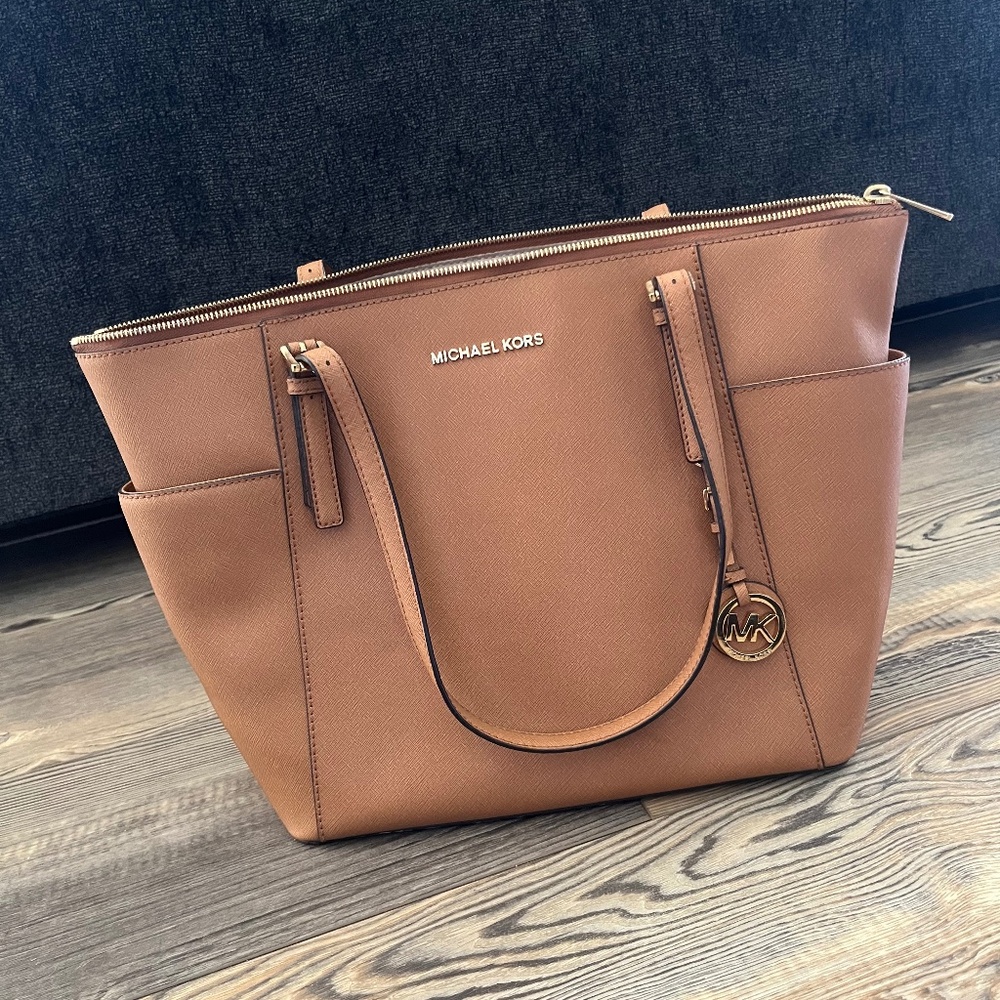 Michael Kors Lg Jet Set Purse